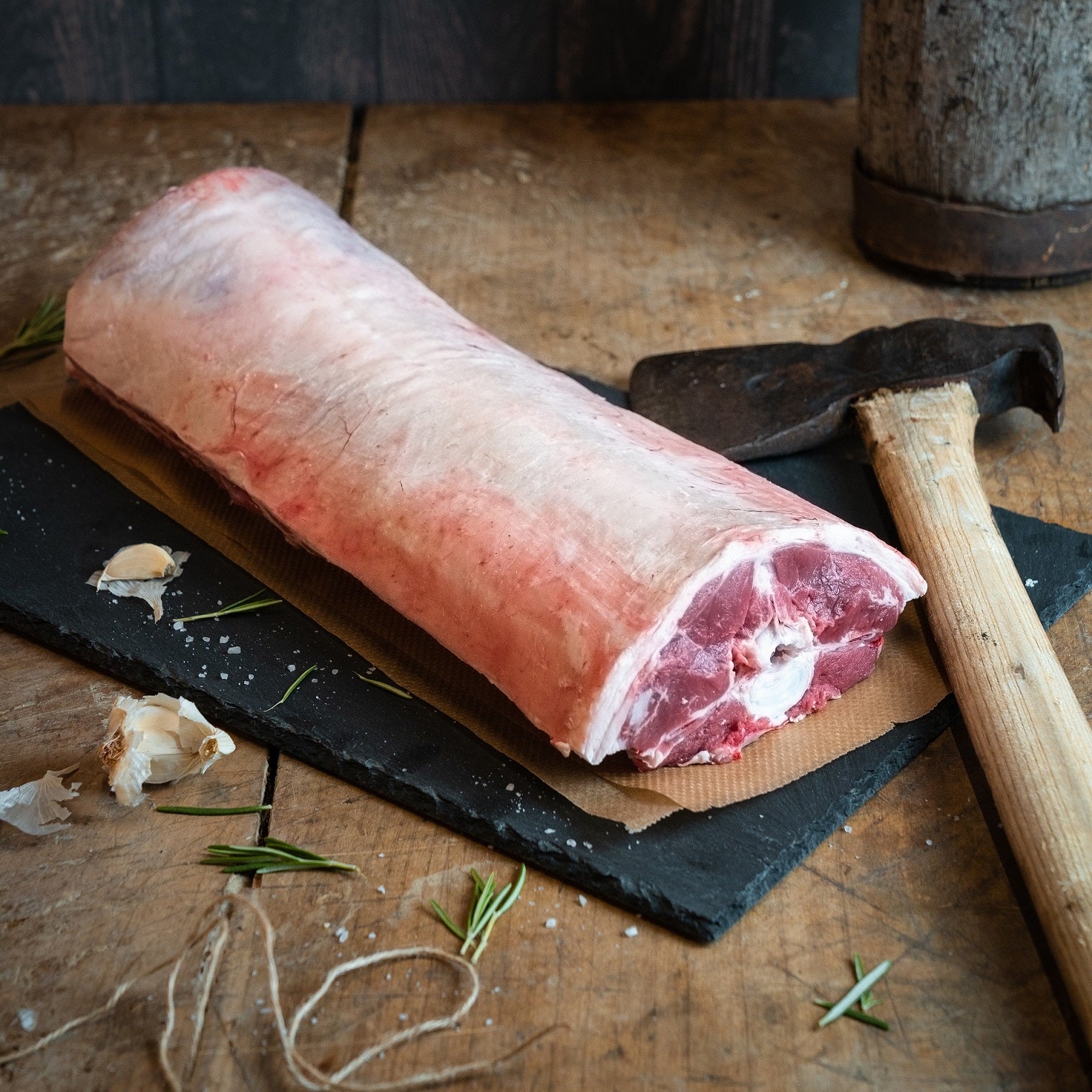 Lammrücken mit Knochen: Ein Hochgenuss für Feinschmecker – Lammfleisch.at Lammrücken mit Knochen: Ein Hochgenuss für Feinschmecker – Lammfleisch.at