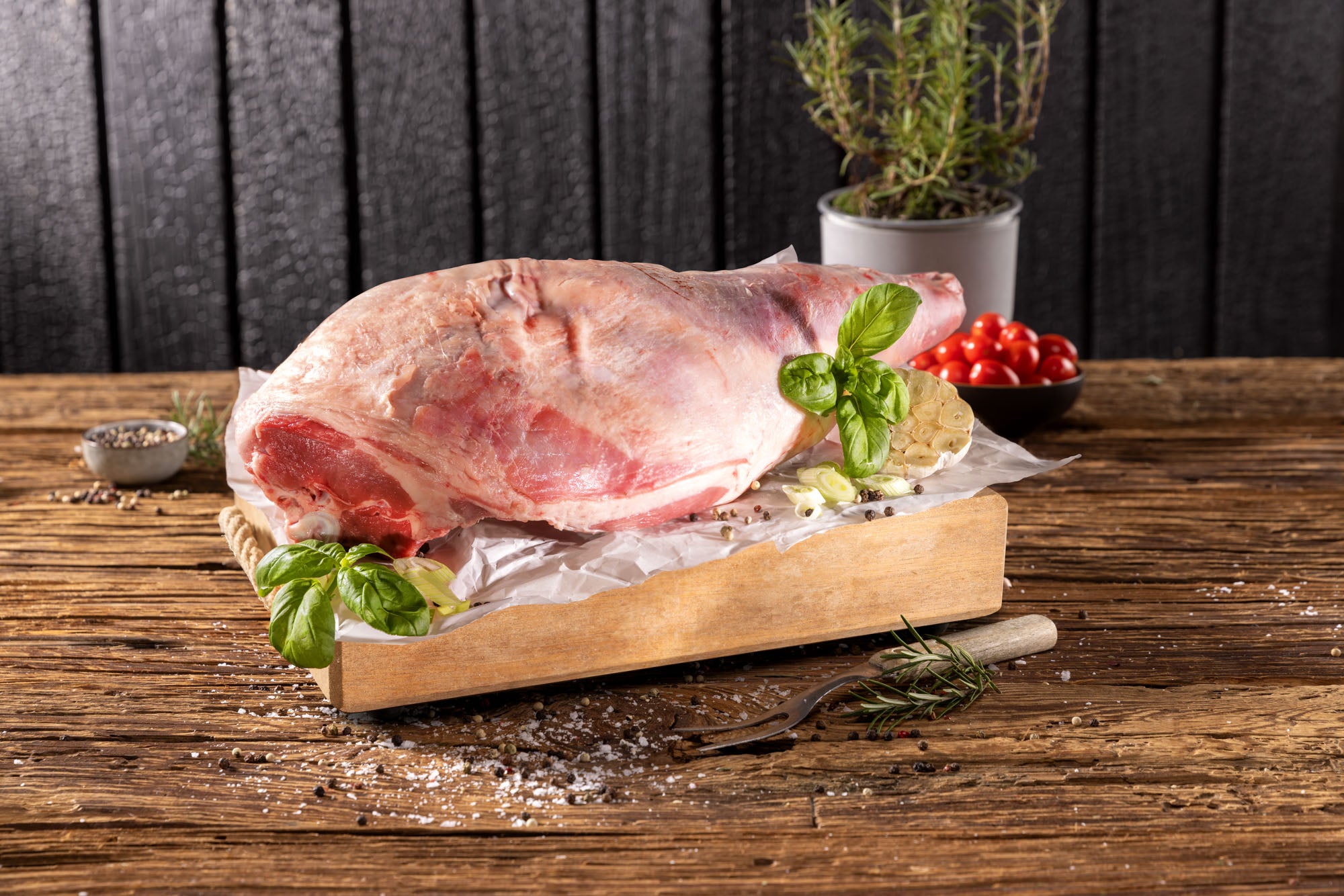 Ganze Lammkeule aus Österreich – zartes Premium-Lammfleisch für Braten, Ofengerichte und besondere Anlässe