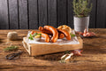 Lamm-Käsegrillwurst mit Emmentaler aus Österreich – saftige Grillwurst aus hochwertigem Lammfleisch mit feinem Emmentaler