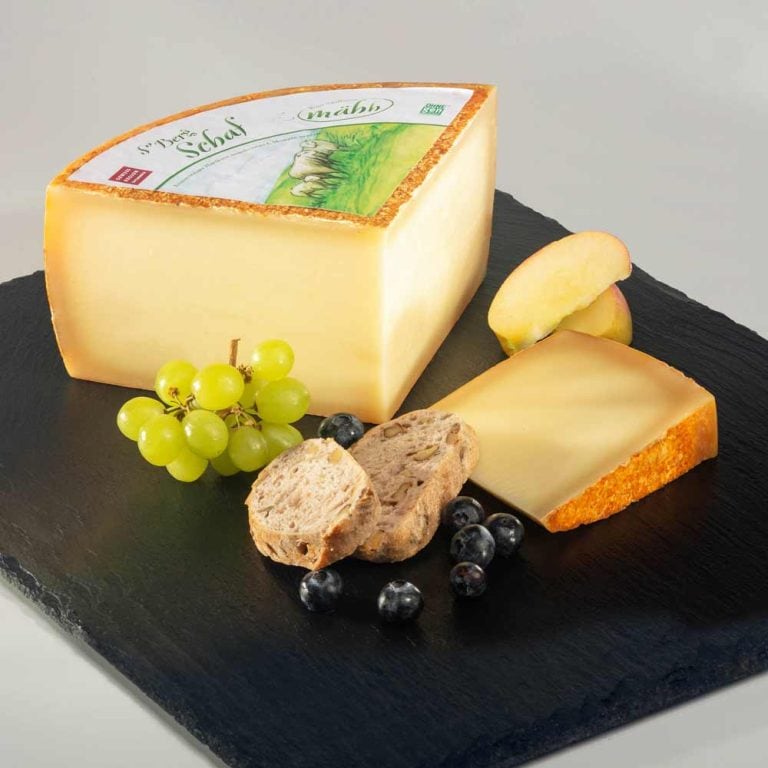 Österreichischer Schafkäse als Schnittkäse – aromatisch, würzig und aus regionaler Schafmilch